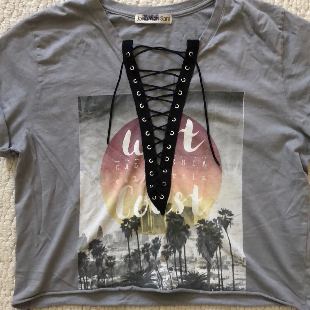 Lace up tee. Size medium - Picture 1 of 4
